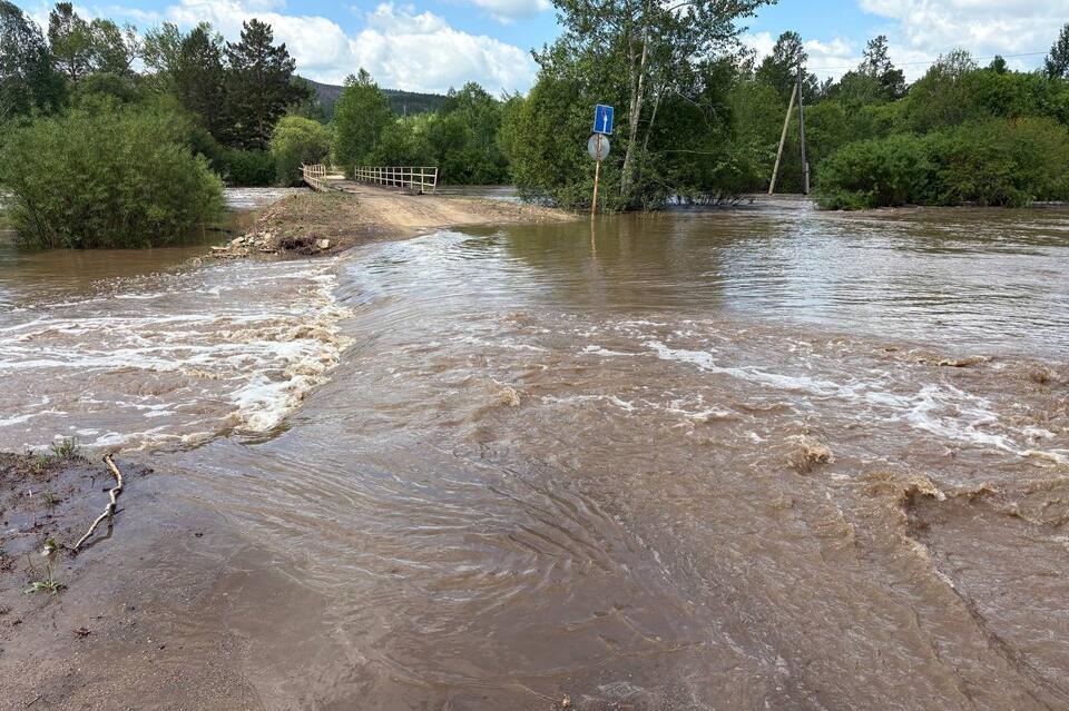 Мосты затопило в селе Танха