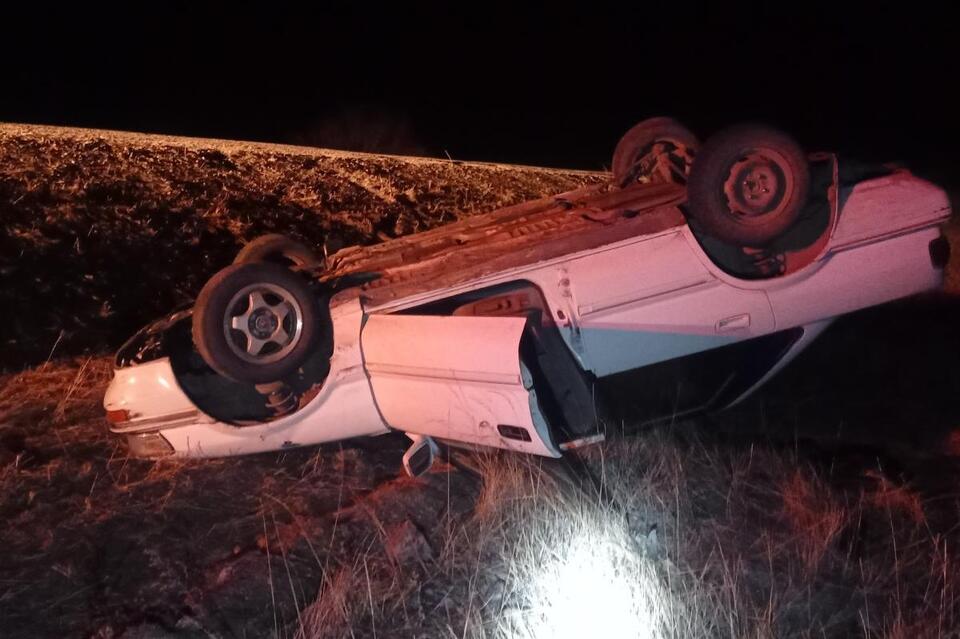 В Забайкальском крае на дороге перевернулась иномарка - пассажир автомобиля погиб