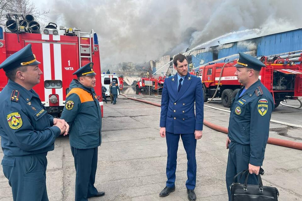 Прокуратура начала проверку по факту крупного пожара в Чите