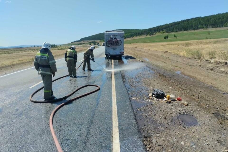 Дизельное топливо разлилось на трассе в Забайкалье