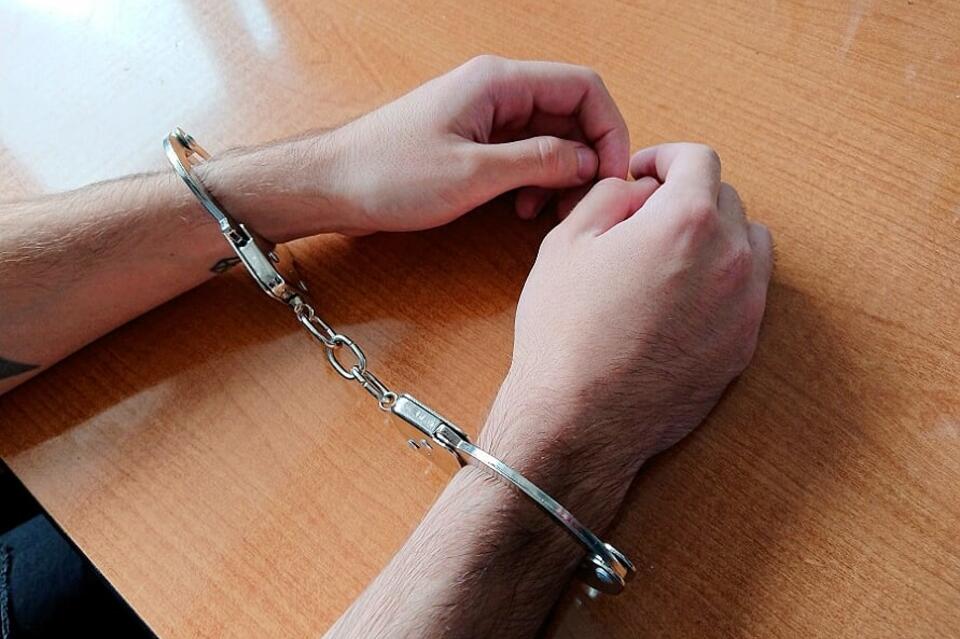 Мошенник обманул семью погибшего военного на 4 млн рублей