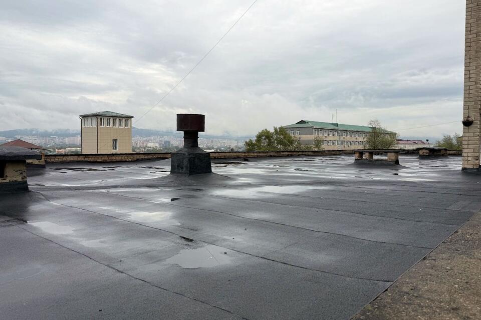 В Чите восстановили кровлю детской поликлиники №2