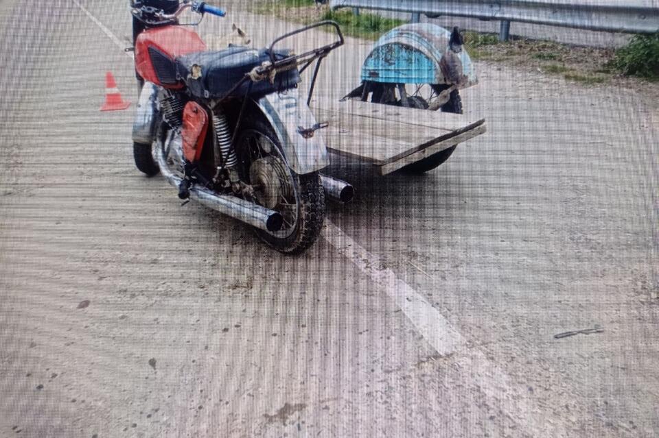 Два автомобиля и мотоцикл столкнулись в поселке Могойтуй