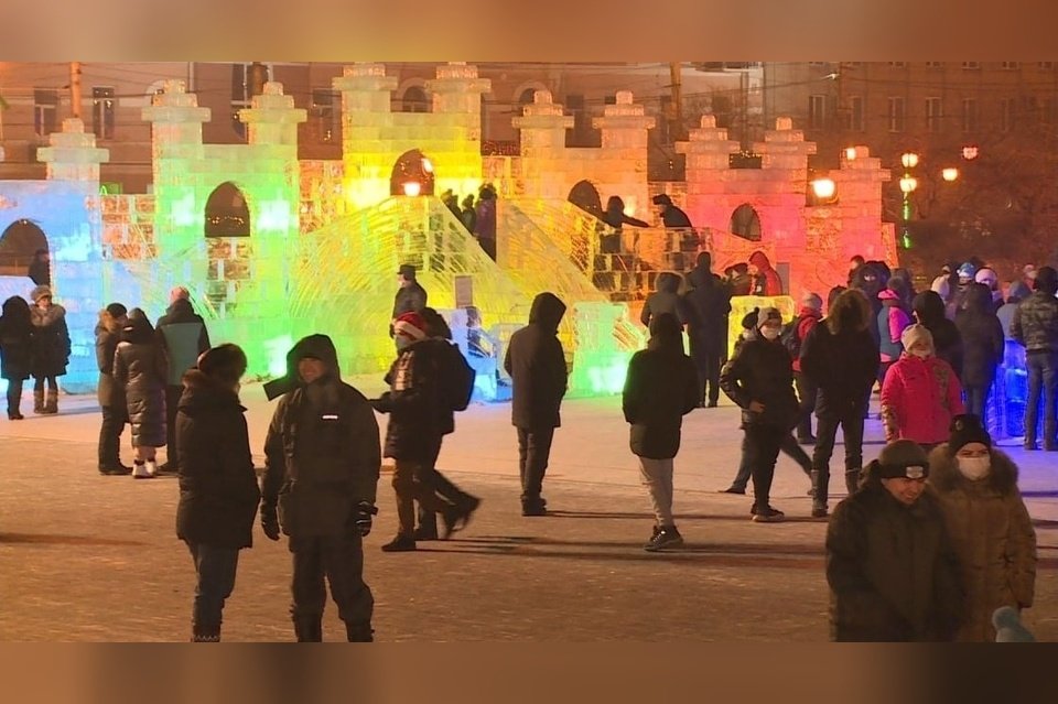 Около пяти тысяч читинцев посетили площадь Ленина в новогоднюю ночь