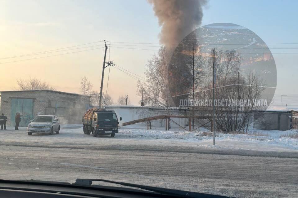 Автомобиль и гараж сгорели в Антипихе