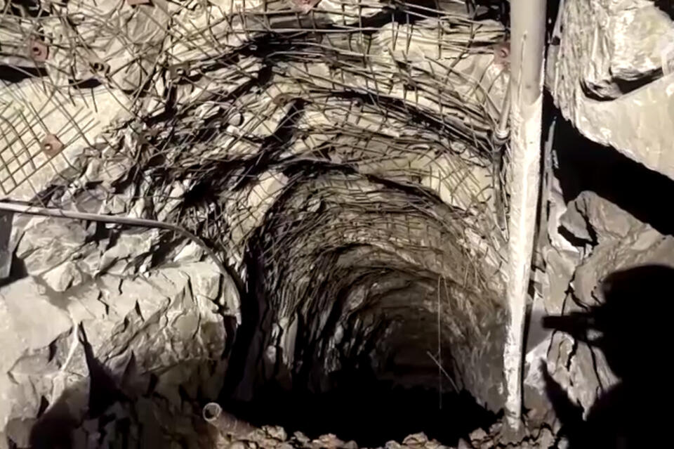 Шахтёры остаются под землей: продолжается спасательная операция в Амурской области