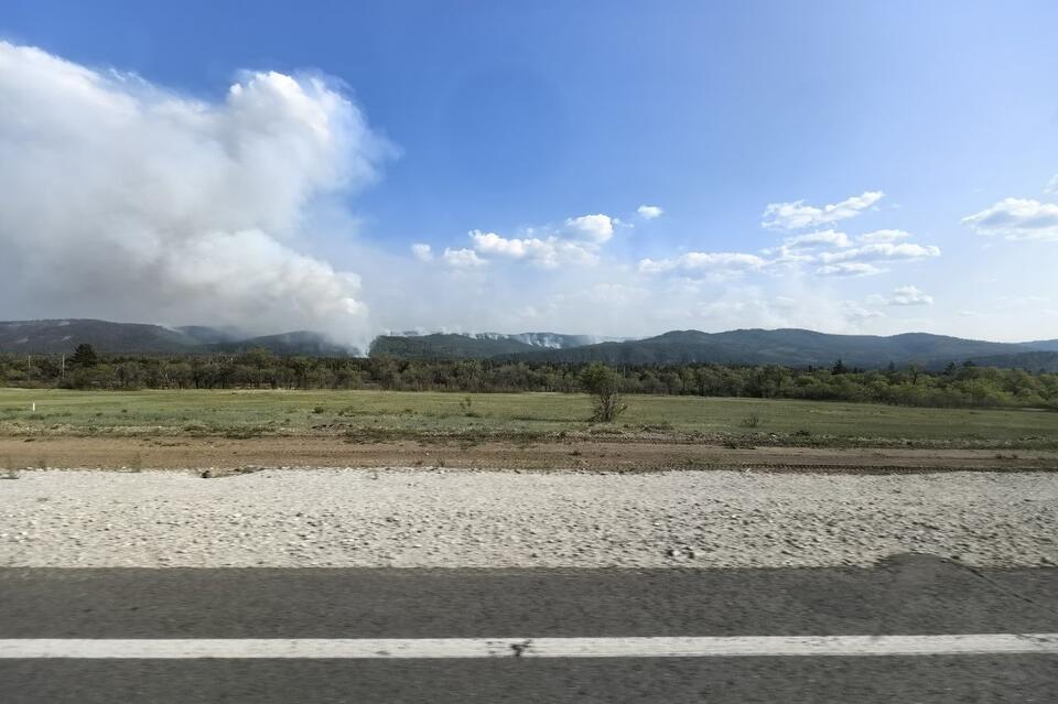 «Забайкалье в огне»: дым заметили очевидцы недалеко от Маккавеево