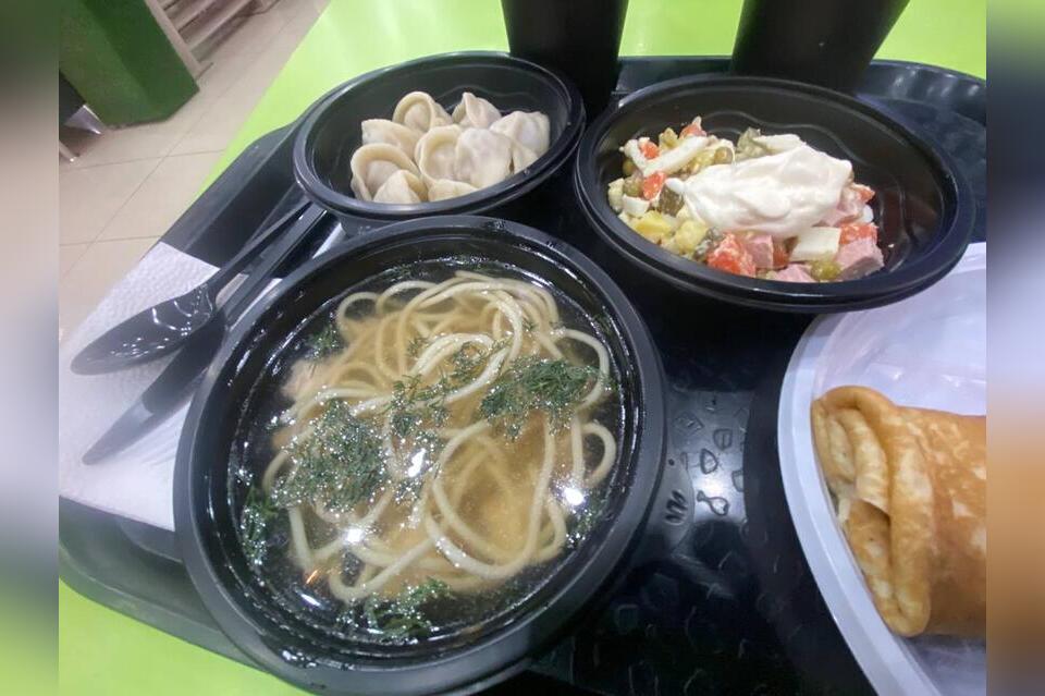 Большинство опрошенных почти не ходят в кафе и рестораны