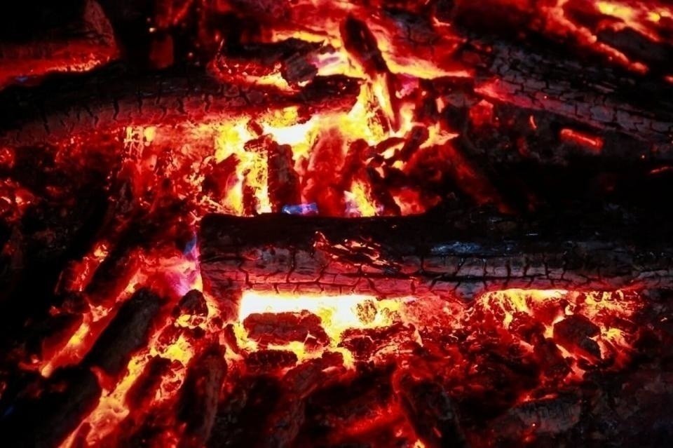 Женщина отравилась угарным газом на пожаре в Сретенске