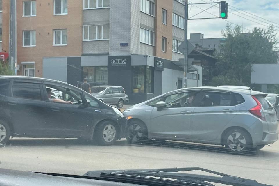 Пробка образовалась в центре Читы из-за ДТП