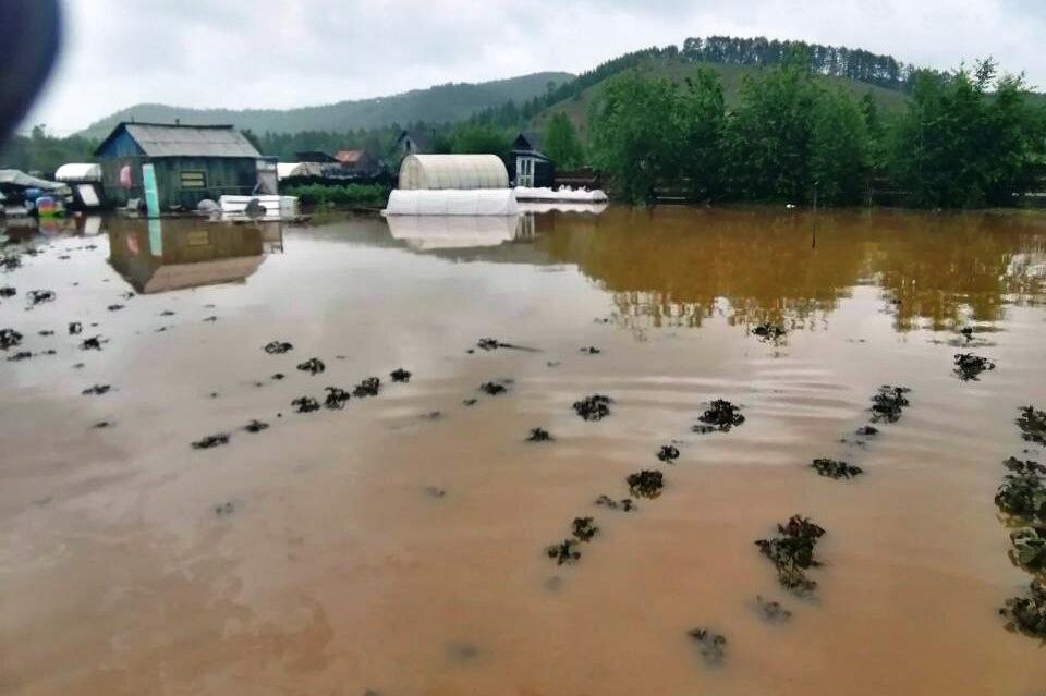 «Наводнение-2022»: «Огород затопило за 15 минут, так было, когда старатели сбрасывали воду» - жители Могочи