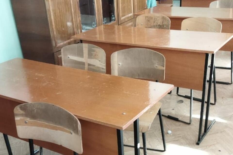 Родители школы №45 в Чите пожаловались на ужасное состояние класса