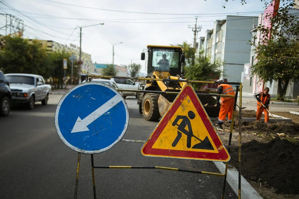 Улицу Угданскую перекрыли из-за обустройства «ливнёвки»