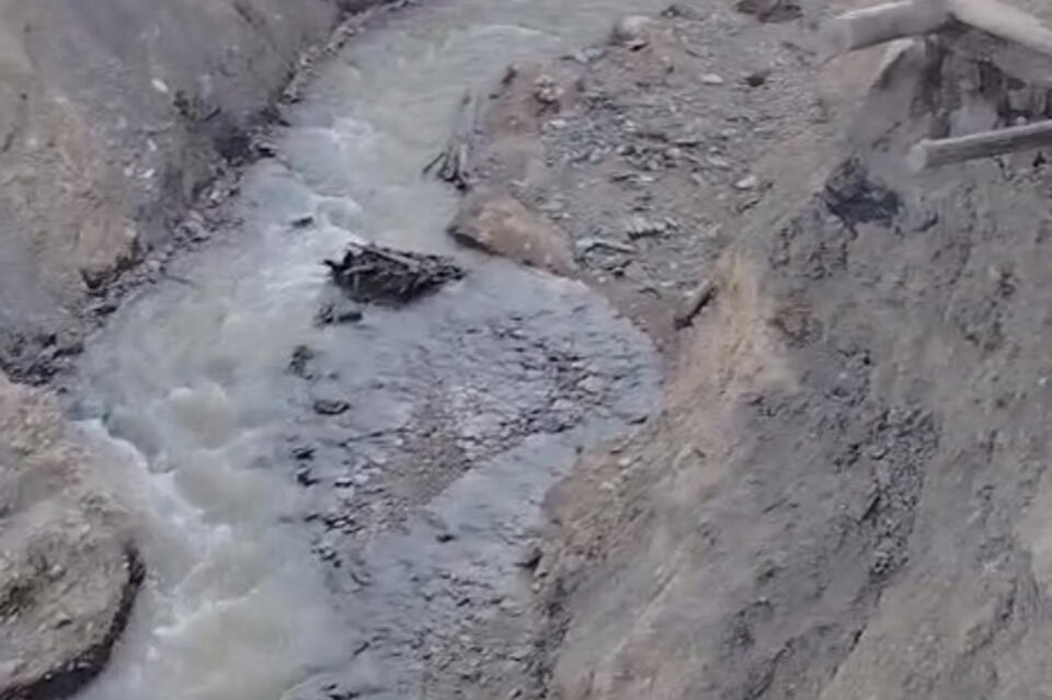 Дороги размыло около села Любовь