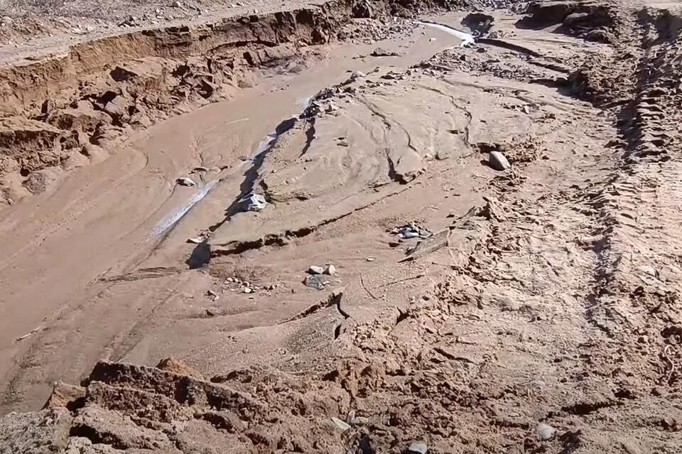 В селе Ерёмино детей не отпустили на учёбу из-за размытой дороги к школе