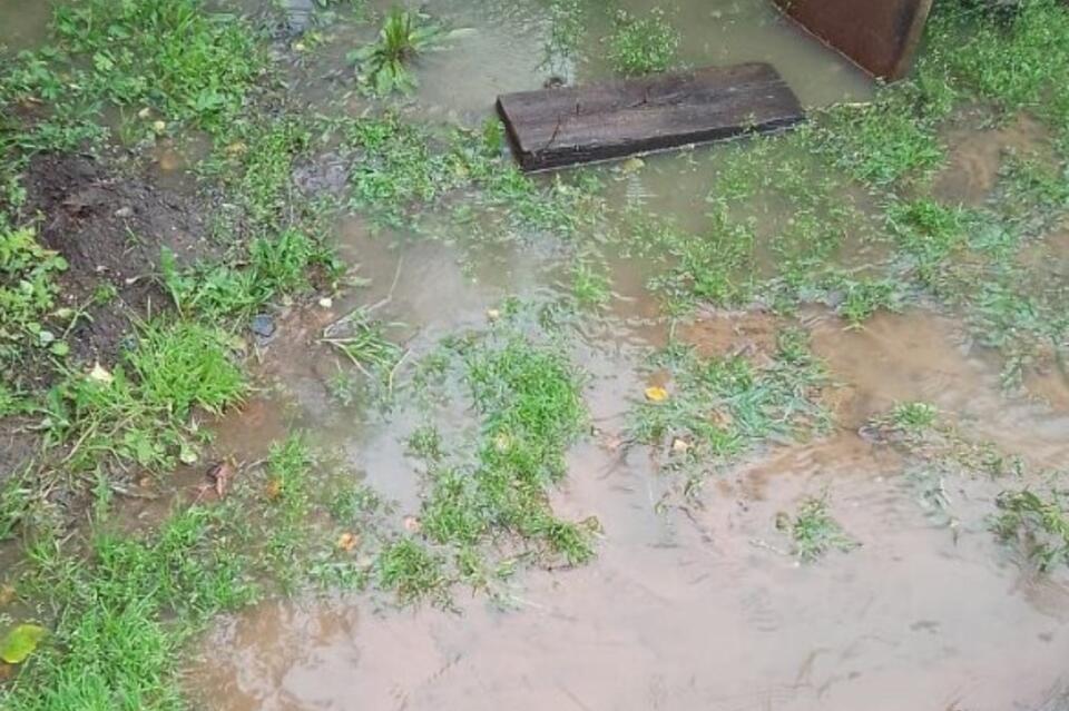 Вода пришла в Смоленку: разрушен мост и подтоплены участки