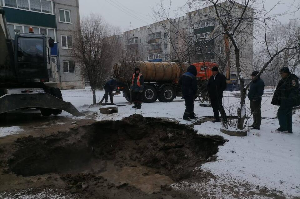 Очередной порыв произошёл на сетях водоснабжения в Батарейном