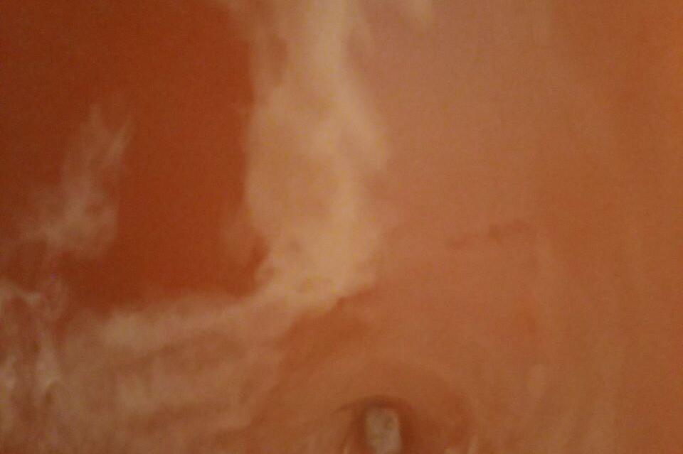 В 1-м микрорайоне Читы уже пятый день из кранов течёт ржавая вода