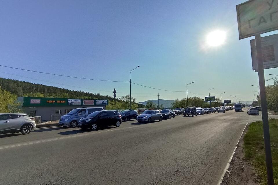 Дорожные работы на Кирова привели к транспортному коллапсу