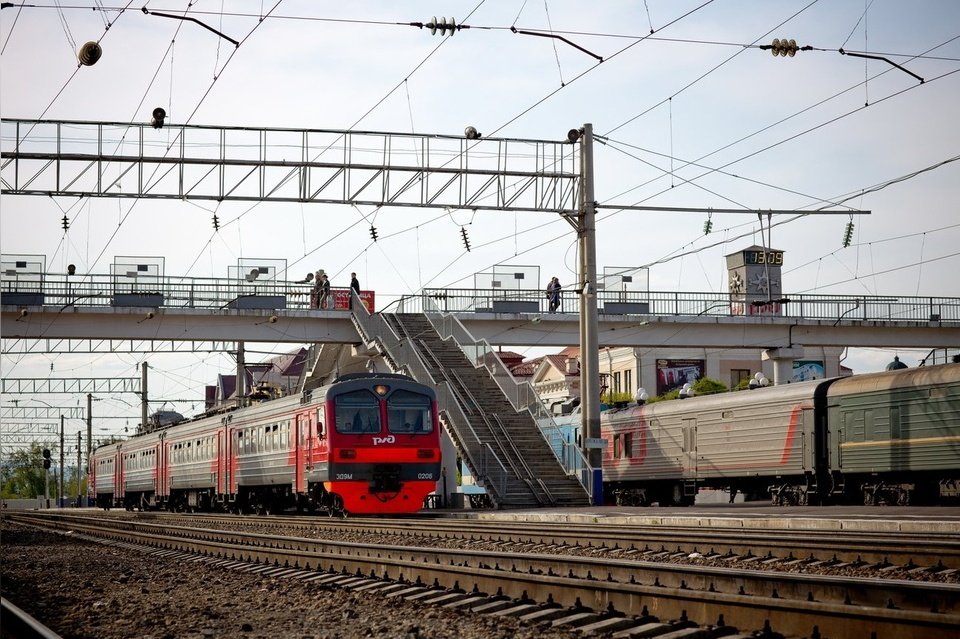 Три раза в день пассажиры нижних полок будут обязаны уступать место у стола соседям сверху – Минтранс