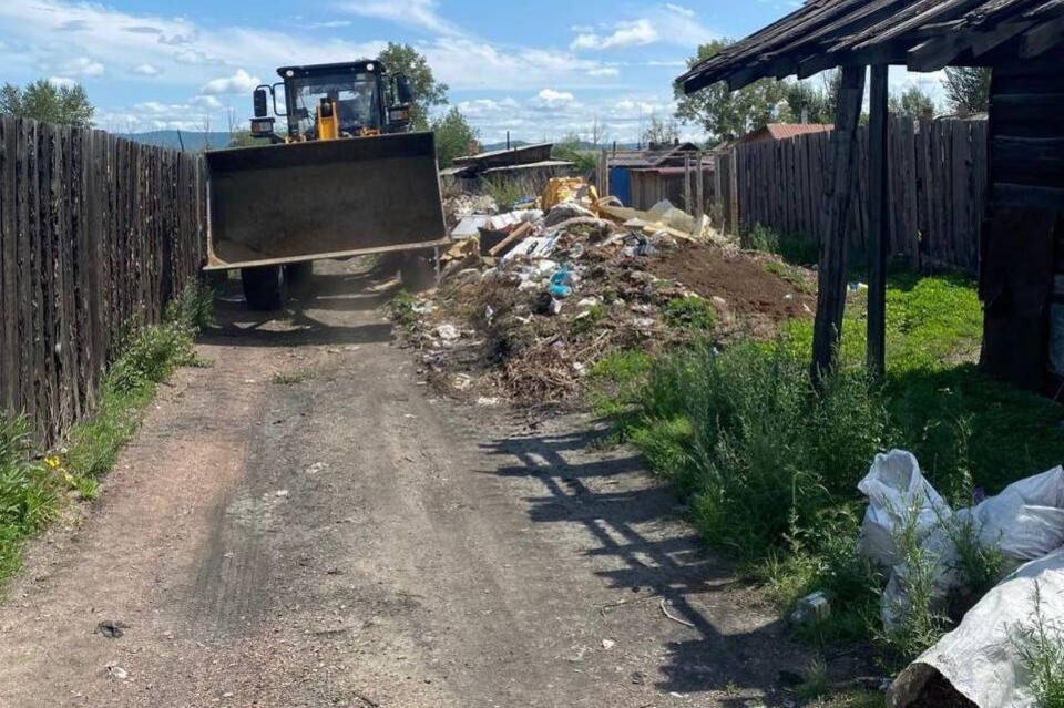 Стихийные свалки ликвидируют в Черновском районе