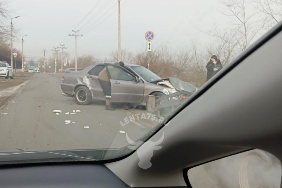 Три автомобиля столкнулись в Чите