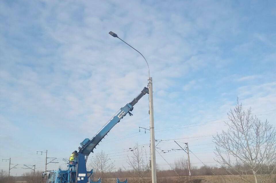 Линии электроосвещения устанавливают в селе Домна