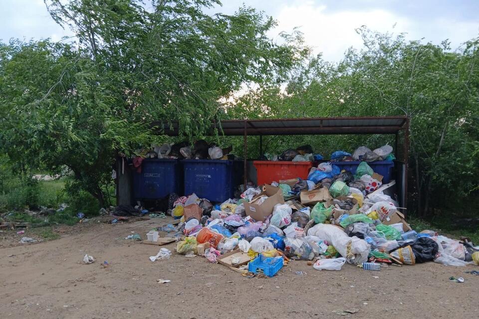 Дворы Нерчинска завалены мусором