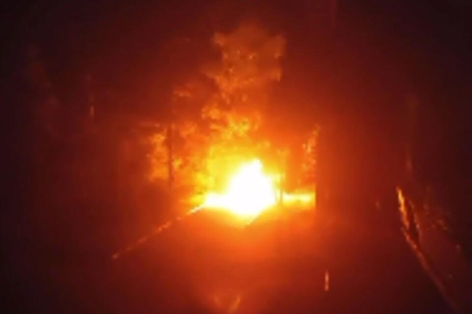 Двадцать человек эвакуировали из-за пожара в доме города Забайкалья