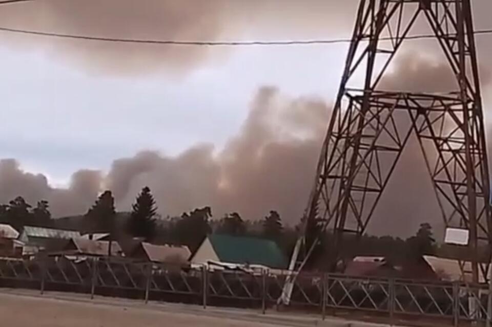 «Забайкалье в огне»: пожар бушует в районе поселка Новокручининский
