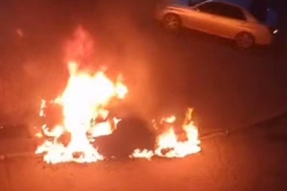 Вспыхнул как спичка: автомобиль сгорел в Краснокаменске