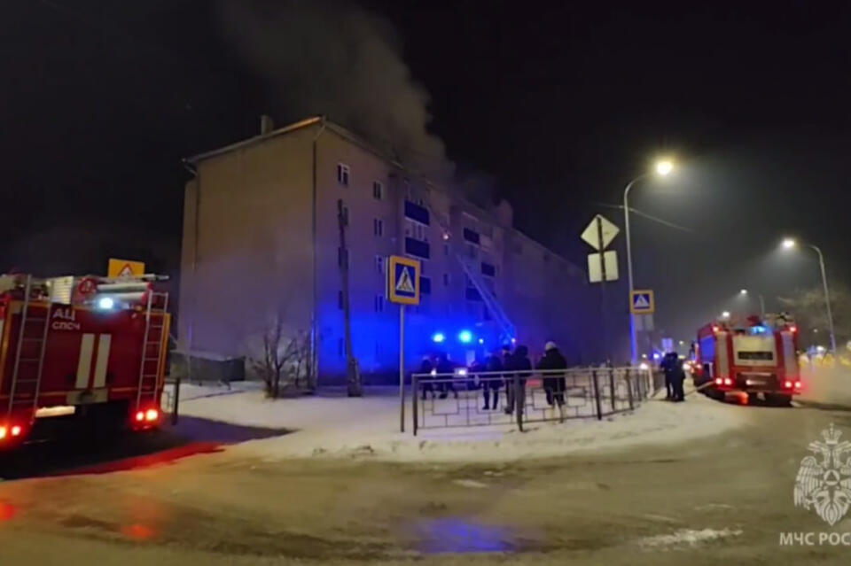 Большой пожар жилого дома произошёл в Чите