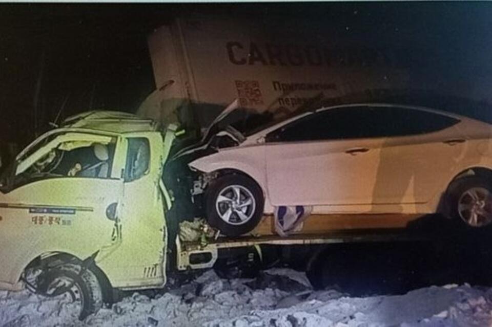 Роковой выезд на встречку: водитель микрогрузовика погиб в аварии с фурой