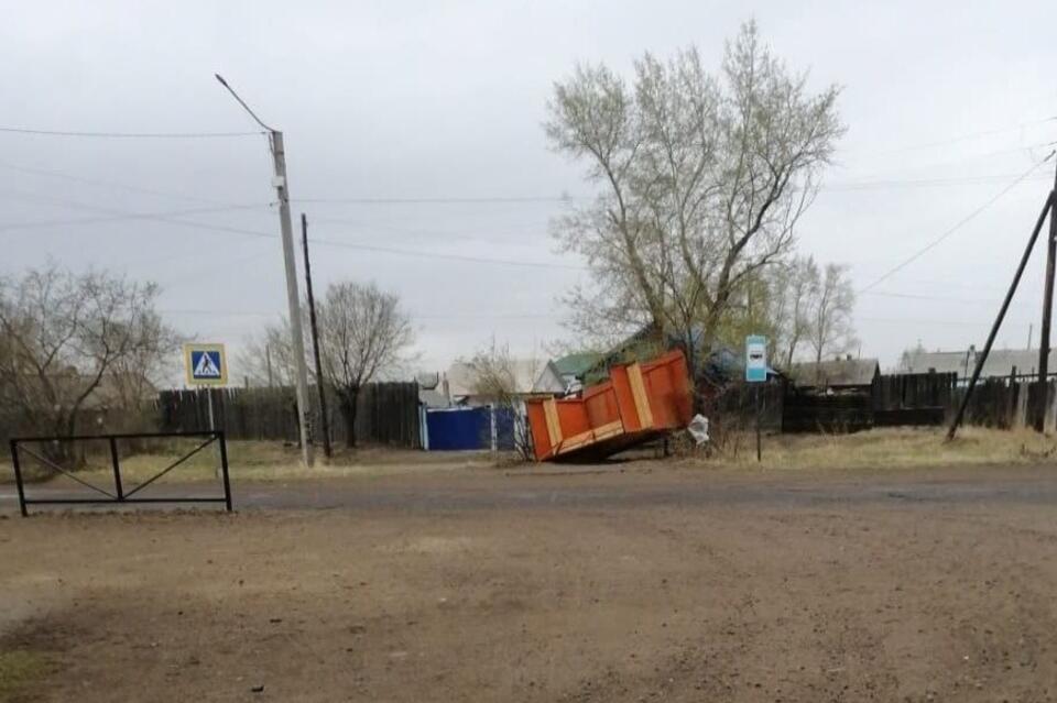 Ветер наносит разрушения в Борзинском районе