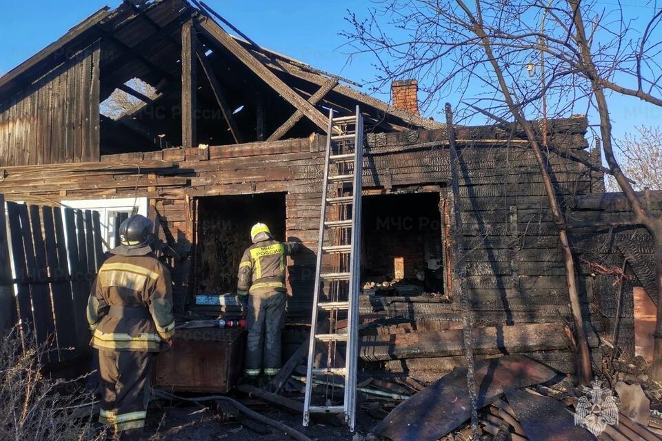 Мужчина погиб при пожаре жилого дома в поселке Восточный
