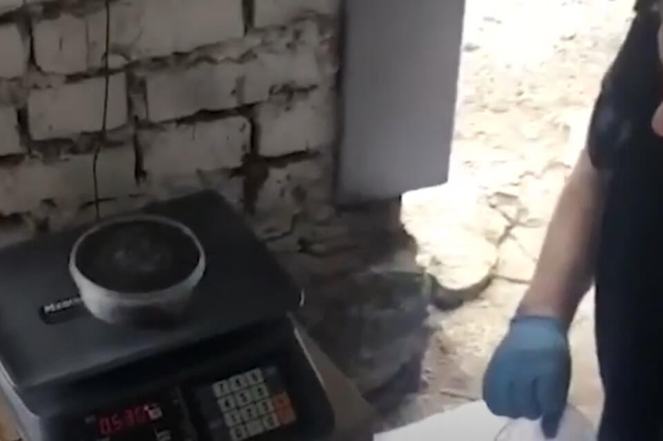 Чёрную икру на 30 миллионов рублей изъяли у браконьеров в Хабаровске