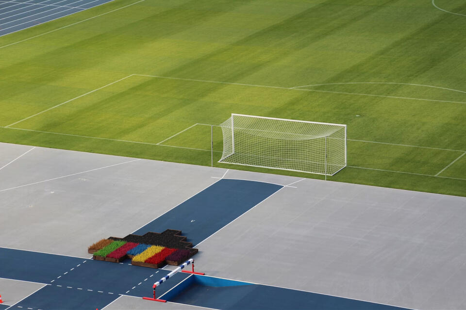 Как оптический трекинг FIFA читает футбольный матч: 29 точек на игроке, 50 измерений в секунду и датчик внутри мяча