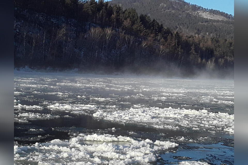 В Забайкалье тронулся лед: уровень некоторых рек поднялся