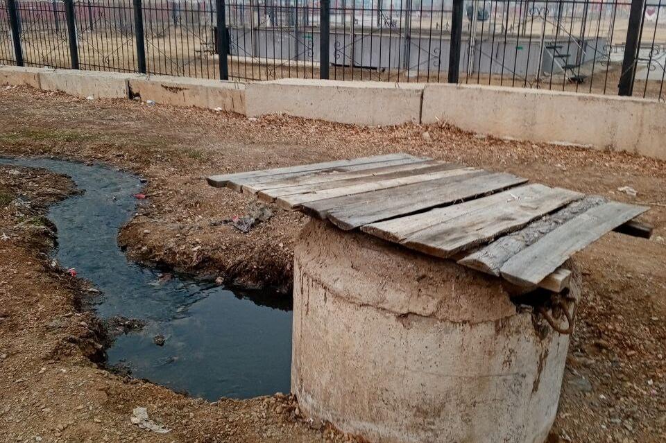 Канализация топит огороды жителей Шерловой Горы