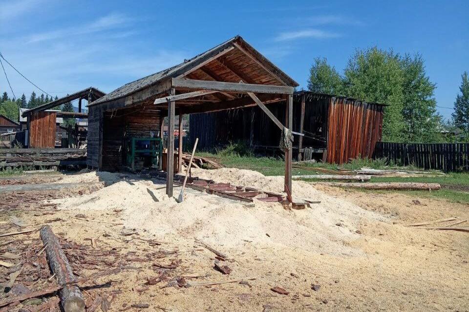 Красночикойские лесные пожарные заготавливают пиломатериалы