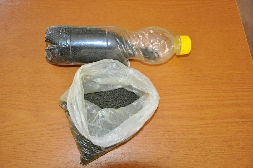 Узбекам, прилетающим на вахту в Забайкалье, не хватает разрешенного для ввоза количества насвая  (18+)