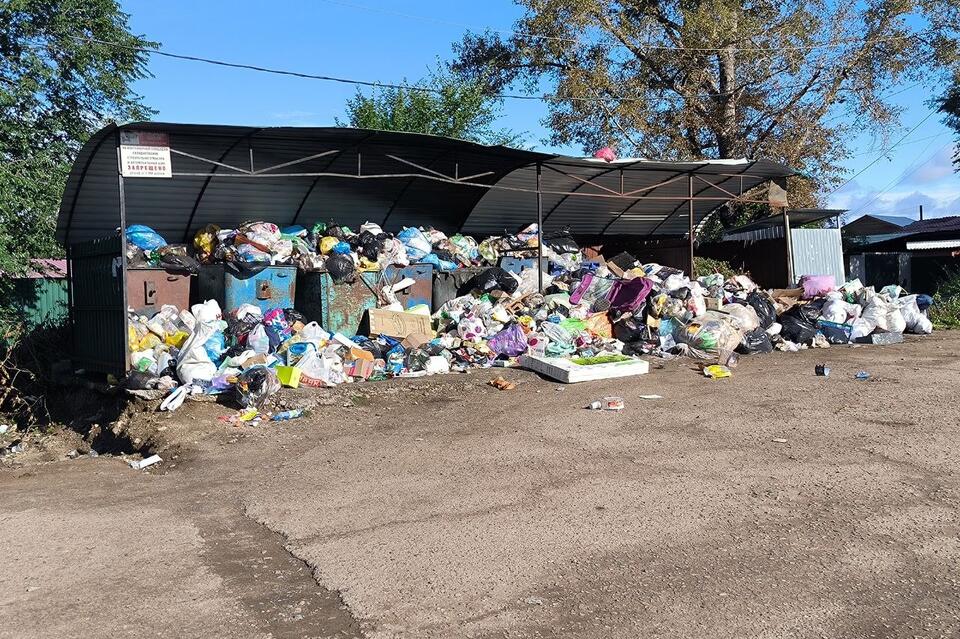 Жители Острова: «мусор выбрасывать уже некуда»