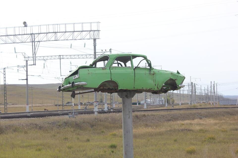 Поезд сбил автомобиль на ж/д перегоне Баляга - Петровский Завод