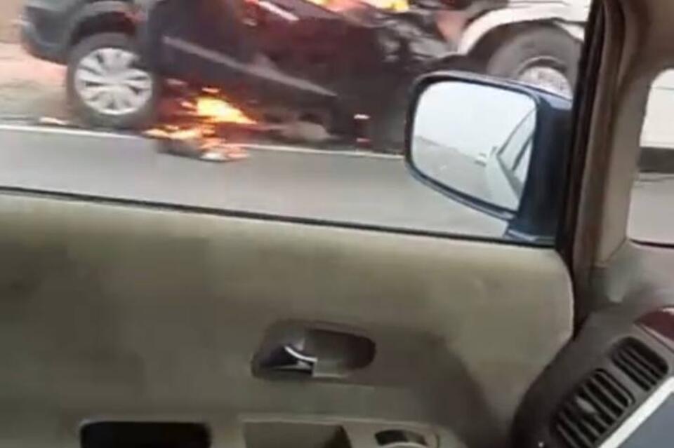 Легковушка влетела в фуру под Читой и загорелась