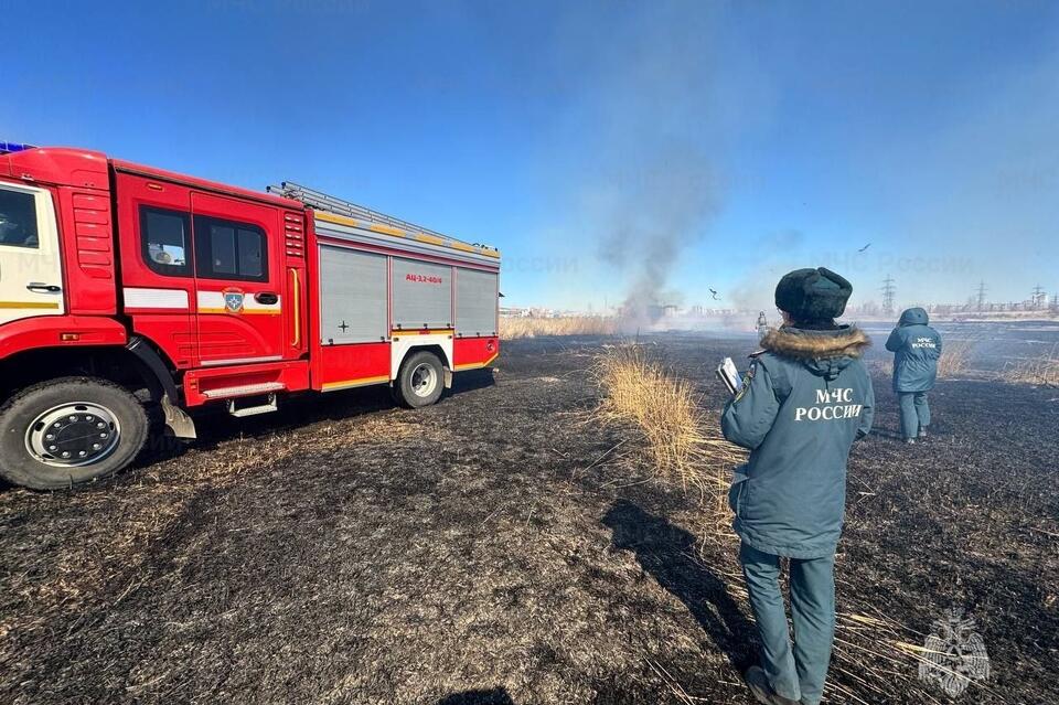 Более 30 пожаров ликвидировали сотрудники МЧС