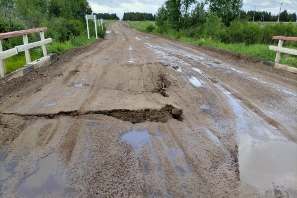 Затруднено движение на трёх участках автодороги в Хилокском районе