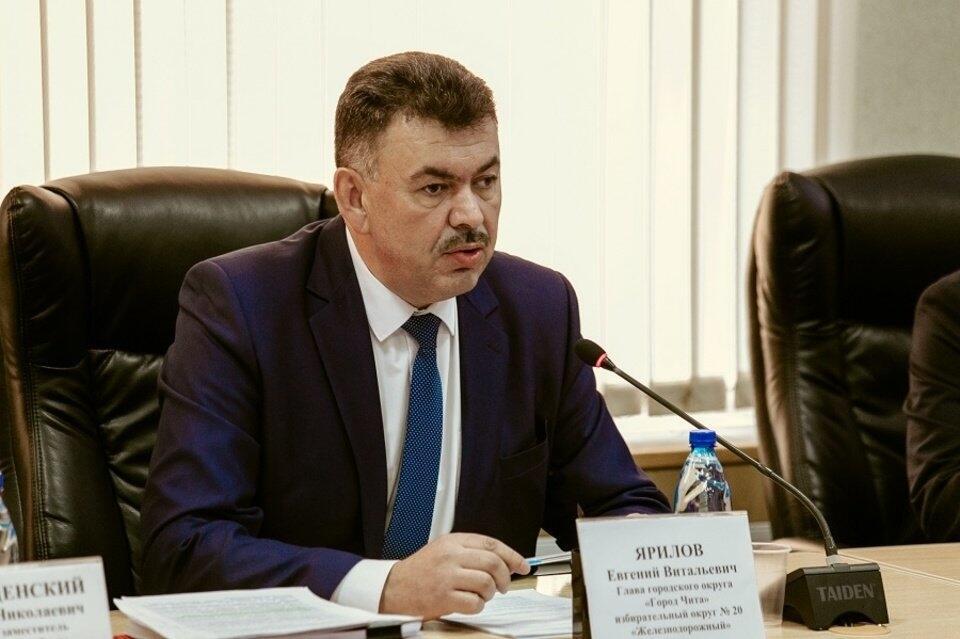 Депутат Думы Читы Щебеньков решил расспросить Евгения Ярилова о «мутной» истории с сити-менеджером