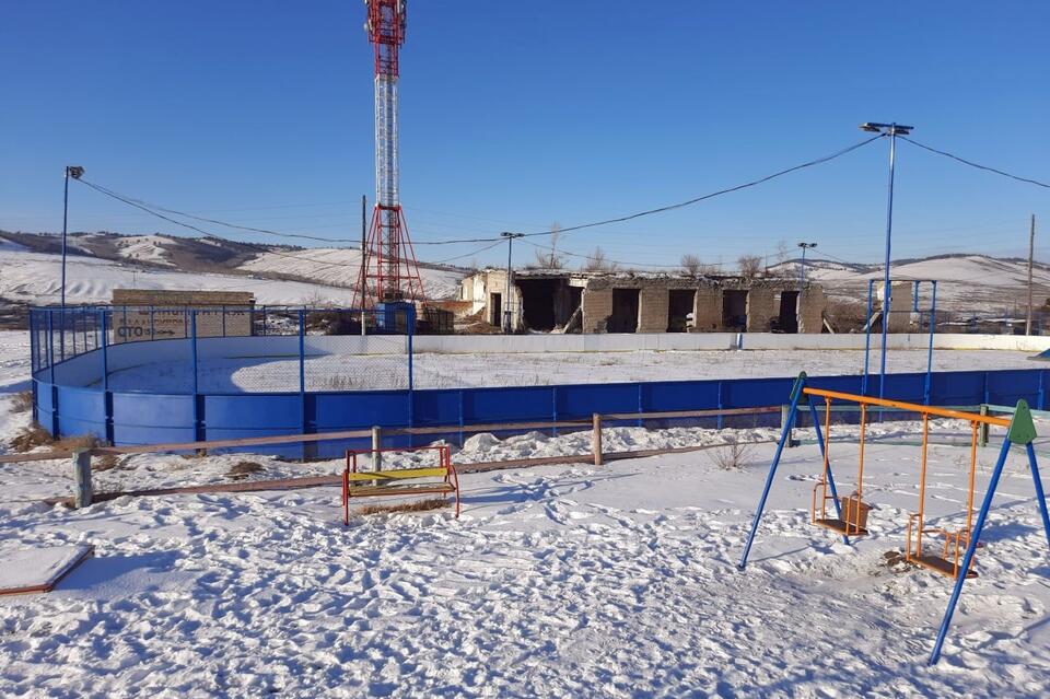 Прокуратура выявила нарушения в содержании хоккейной коробки в мкр Затон