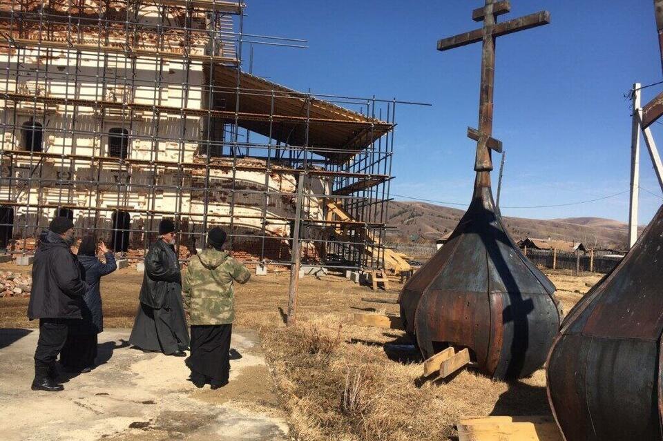 Купола, снятые со старейшей в Забайкалье церкви, сохранят в музее