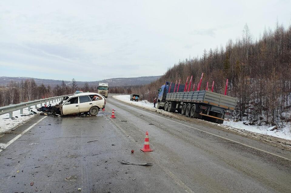 Два человека погибли в ДТП с тягачом